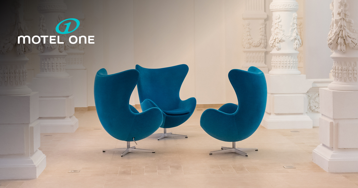 Redaktionelle Illustration zu Motel One Test 2026: Designhotel-Konzept, Leistungen, Grenzen und Alternativen